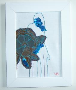 VHC00081_decoration_broderies_soie_bleue_silhouette_femme_bleue_brodee