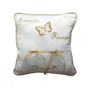 VHC00255_decoration_mots_brodes_fernande_et_fernand_coussin_noces_d_or_brode